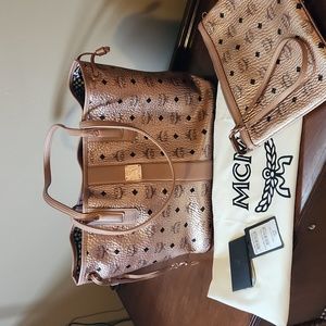 NWT MCM Reversible Tote with Pouch & Dustbag